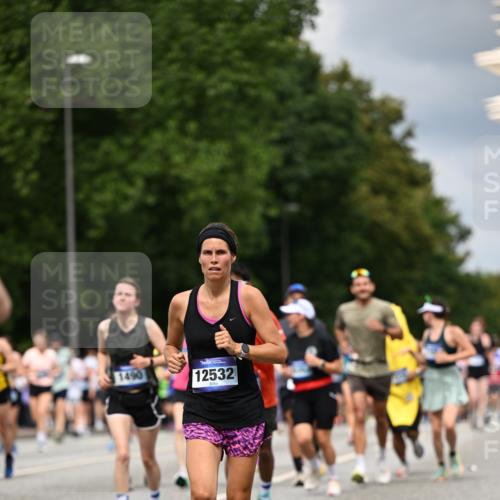 29.06.2025 - hella hamburg halbmarathon Dr. Thomas Lammeyer http://msf.ph/oto/8359395 29.06.2025 10:41:19 Kennedybrücke 56, 1022, 1118, 1253, 1276, 1488, 1490, 1597, 1948, 1952, 2072, 2199, 2552, 2811, 3165, 3230, 3398, 3428, 3714, 3873, 4733, 5146, 5224, 5560, 5786, 6584, 6804, 7202, 7235, 7707, 7773, 7823, 8257, 8258, 8315, 8936, 8937, 9054, 9055, 9918, 10024, 10112, 10476, 10762, 10798, 10862, 10931 meine-sportfotos.de