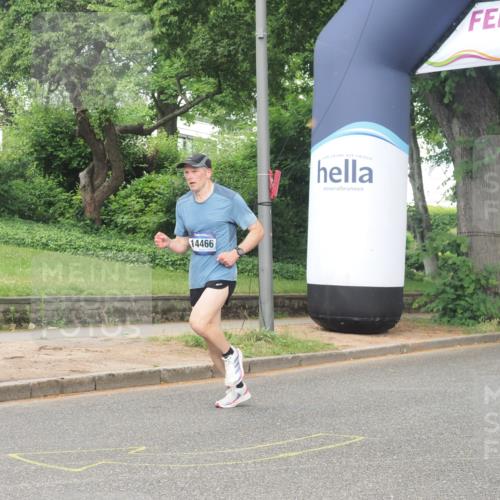 29.06.2025 - hella hamburg halbmarathon KatJ http://msf.ph/oto/8359406 29.06.2025 10:22:20 Zwischen KM18-KM19  meine-sportfotos.de