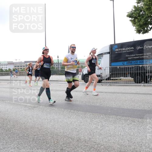 29.06.2025 - hella hamburg halbmarathon Lena Gebhardt http://msf.ph/oto/8359411 29.06.2025 10:48:12 Lombardsbrücke 579, 15541, 17562, 18001, 0048, 530, 000, 066, 1157, 1174, 1175, 1246, 1392, 1618, 1639, 1645, 1701, 1926, 2037, 2163, 2195, 2197, 2418, 2475, 2491, 2545, 2627, 2650, 2756, 2909, 2958, 3049, 3224, 3320, 3468, 3504, 3661, 3679, 3933, 4327, 4588, 4856, 5585, 5781, 5886, 5952, 6143, 7240, 7393, 7394, 7427, 7532, 7916, 8077, 8310, 8461, 8521, 8774, 8948, 9356, 9696, 9697, 9775, 9921, 10145, 10658, 10777, 10794, 11548, 11742, 11781, 11909 meine-sportfotos.de