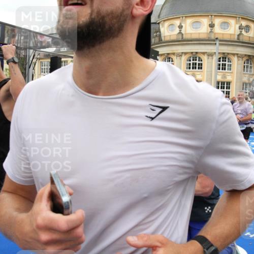 29.06.2025 - hella hamburg halbmarathon Michael Strokosch http://msf.ph/oto/8359442 29.06.2025 10:54:47 Ziel 1125, 1496, 2029, 2561, 3310, 4231, 6587, 7478, 8449, 9227, 10044, 12186, 12489, 13147, 14239, 15389, 15408, 15584, 17231, 17765, 19000 meine-sportfotos.de