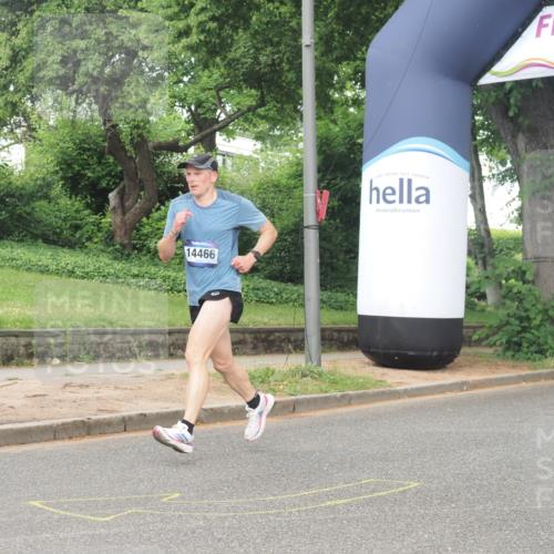 29.06.2025 - hella hamburg halbmarathon KatJ http://msf.ph/oto/8359443 29.06.2025 10:22:20 Zwischen KM18-KM19  meine-sportfotos.de