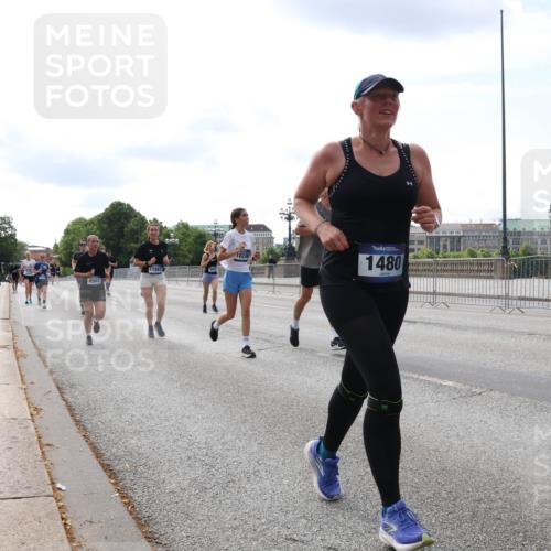 29.06.2025 - hella hamburg halbmarathon Lena Gebhardt http://msf.ph/oto/8359518 29.06.2025 10:14:04 Lombardsbrücke 11987, 4962, 18236, 1480, 1131, 1194, 1480, 1890, 2359, 2721, 2904, 2987, 3939, 4001, 4032, 4795, 4962, 5232, 5631, 5719, 6026, 6089, 6287, 6710, 6717, 7209, 7442, 7462, 7913, 7991, 8001, 8057, 8409, 8673, 8892, 9128, 9631, 9845, 9886, 10442, 10443, 10977, 11441, 11987, 12313, 12797, 12928, 12929, 12938, 13285, 13788, 14488, 15085, 15482, 15721, 15722, 15840, 16491, 17439, 17472, 17985, 18041, 18236, 18239 meine-sportfotos.de