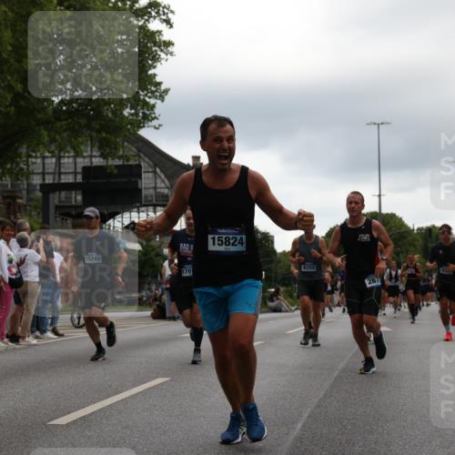 29.06.2025 - hella hamburg halbmarathon Yannick Fuchs http://msf.ph/oto/8359612 29.06.2025 10:53:10 20KM 1285, 1642, 2006, 2348, 2584, 2677, 2957, 2978, 3181, 3279, 3983, 4088, 4592, 5347, 5633, 5885, 6087, 6202, 6208, 6220, 6438, 6636, 6997, 7031, 7223, 7476, 8290, 8929, 9655, 10036, 10759, 10896, 10943, 11935, 11938, 12206, 12261, 12564, 12633, 12862, 13407, 13583, 13761, 14375, 14567, 14631, 14732, 14902, 14965, 15232, 15240, 15263, 15284, 15824, 16160, 16341, 16563, 16910, 16980, 17017, 17346, 17503, 17630, 18153, 18266, 18327, 18467, 18716, 19015, 19160 meine-sportfotos.de
