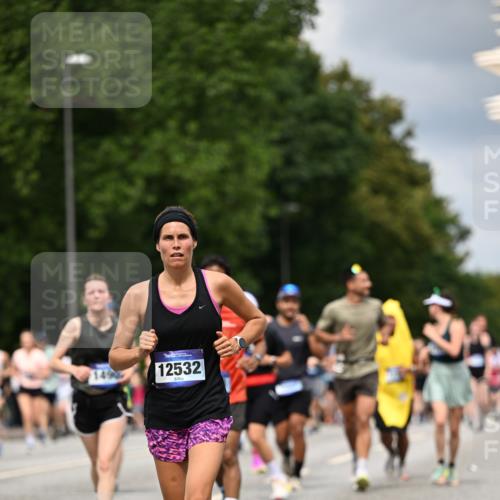 29.06.2025 - hella hamburg halbmarathon Dr. Thomas Lammeyer http://msf.ph/oto/8359632 29.06.2025 10:41:19 Kennedybrücke 56, 1022, 1118, 1253, 1276, 1488, 1490, 1597, 1948, 1952, 2072, 2199, 2552, 2811, 3165, 3230, 3398, 3428, 3714, 3873, 4733, 5146, 5224, 5560, 5786, 6584, 6804, 7202, 7235, 7707, 7773, 7823, 8257, 8258, 8315, 8936, 8937, 9054, 9055, 9918, 10024, 10112, 10476, 10762, 10798, 10862, 10931 meine-sportfotos.de