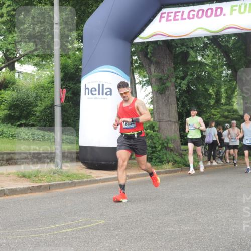 29.06.2025 - hella hamburg halbmarathon KatJ http://msf.ph/oto/8359709 29.06.2025 10:22:21 Zwischen KM18-KM19  meine-sportfotos.de