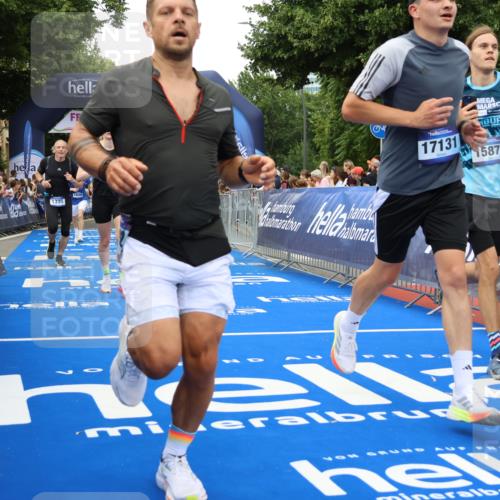 29.06.2025 - hella hamburg halbmarathon Strokosch-Dieckow http://msf.ph/oto/8359729 29.06.2025 10:51:28 Ziel 1335, 2364, 2411, 2946, 5008, 5820, 7943, 8989, 9214, 9656, 10691, 11124, 11422, 13403, 13792, 15871, 15950, 16357, 17131, 18489, 19007 meine-sportfotos.de