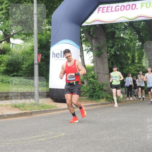 29.06.2025 - hella hamburg halbmarathon KatJ http://msf.ph/oto/8359749 29.06.2025 10:22:22 Zwischen KM18-KM19  meine-sportfotos.de