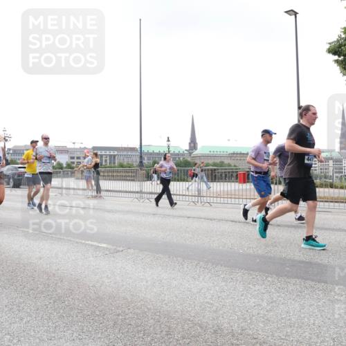 29.06.2025 - hella hamburg halbmarathon Lena Gebhardt http://msf.ph/oto/8359759 29.06.2025 10:39:11 Lombardsbrücke 6112, 16883, 12410, 441, 1232, 1390, 1451, 1760, 1856, 1883, 2092, 2524, 2534, 2571, 2574, 2693, 2843, 2893, 2998, 3275, 3307, 3353, 3727, 3745, 3927, 4257, 4320, 4410, 4523, 4603, 4659, 4855, 4882, 4964, 6062, 6112, 6342, 6343, 6611, 6748, 7263, 7341, 7501, 7506, 7524, 7589, 7684, 7815, 8203, 8243, 8367, 8457, 8783, 9393, 9420, 9446, 9708, 9974, 9977, 10001, 10072, 10315, 10512, 10516, 10554, 13060 meine-sportfotos.de