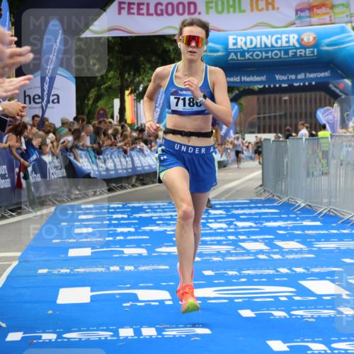 29.06.2025 - hella hamburg halbmarathon Strokosch-Dieckow http://msf.ph/oto/8359777 29.06.2025 10:29:40 Ziel 6781, 7186, 13374, 16818, 18422, 18699, 19204 meine-sportfotos.de