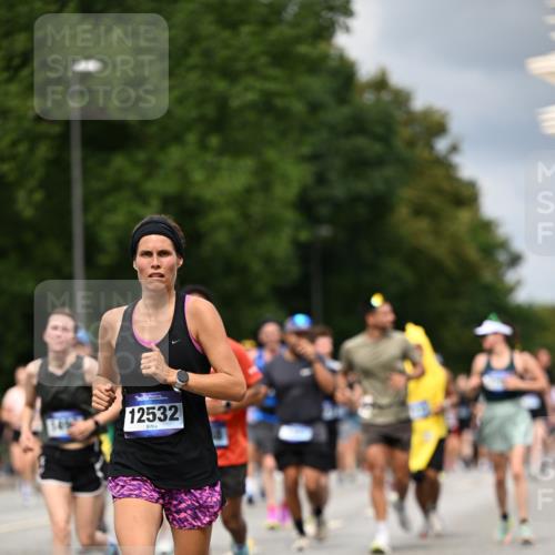29.06.2025 - hella hamburg halbmarathon Dr. Thomas Lammeyer http://msf.ph/oto/8359868 29.06.2025 10:41:20 Kennedybrücke 56, 1022, 1118, 1253, 1276, 1488, 1490, 1597, 1948, 1952, 2072, 2199, 2552, 2811, 3165, 3230, 3398, 3428, 3714, 3873, 4733, 5146, 5224, 5560, 5786, 6584, 6804, 7202, 7235, 7707, 7823, 8257, 8258, 8315, 8936, 8937, 9054, 9055, 9918, 10024, 10112, 10476, 10762, 10798, 10862, 10931 meine-sportfotos.de