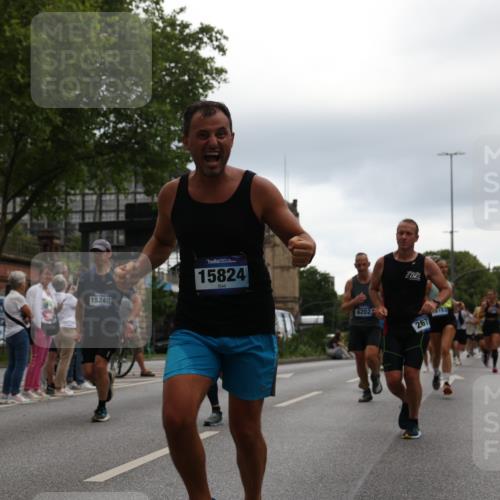 29.06.2025 - hella hamburg halbmarathon Yannick Fuchs http://msf.ph/oto/8359891 29.06.2025 10:53:10 20KM 1285, 1642, 2006, 2348, 2584, 2677, 2957, 2978, 3181, 3279, 3983, 4088, 4592, 5347, 5633, 5885, 6087, 6202, 6208, 6220, 6438, 6636, 6997, 7031, 7223, 7476, 8290, 8929, 9655, 10036, 10759, 10896, 10943, 11935, 11938, 12206, 12261, 12564, 12633, 12862, 13407, 13583, 13761, 14375, 14567, 14631, 14732, 14902, 14965, 15232, 15240, 15263, 15284, 15824, 16160, 16341, 16563, 16910, 16980, 17017, 17346, 17503, 17630, 18153, 18266, 18327, 18467, 18716, 19015, 19160 meine-sportfotos.de