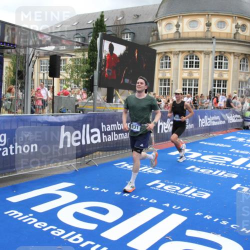 29.06.2025 - hella hamburg halbmarathon Michael Strokosch http://msf.ph/oto/8359892 29.06.2025 10:54:53 Ziel 1506, 2029, 4231, 6587, 9227, 10044, 12186, 14660, 16623, 16868, 17261 meine-sportfotos.de