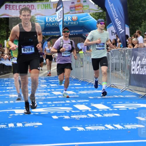 29.06.2025 - hella hamburg halbmarathon Strokosch-Dieckow http://msf.ph/oto/8359901 29.06.2025 10:29:35 Ziel 2021, 2180, 6781, 7186, 8784, 9137, 10790, 16818, 17197, 18422, 18699, 19204 meine-sportfotos.de