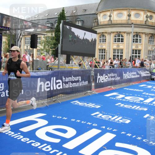 29.06.2025 - hella hamburg halbmarathon Michael Strokosch http://msf.ph/oto/8359932 29.06.2025 10:54:54 Ziel 1327, 1506, 2029, 4231, 6994, 10044, 12186, 14660, 16623, 16868, 17261 meine-sportfotos.de