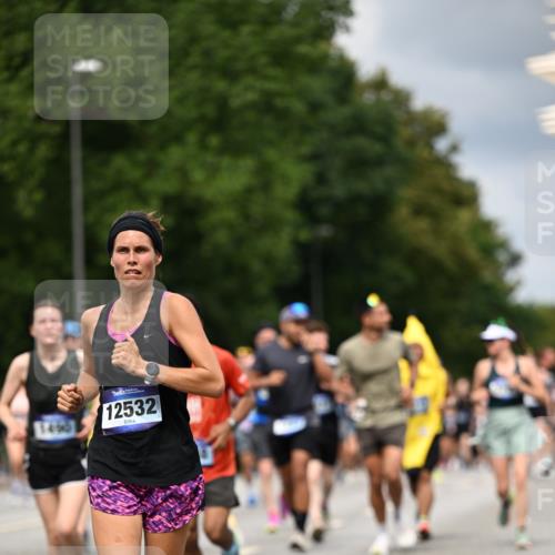 29.06.2025 - hella hamburg halbmarathon Dr. Thomas Lammeyer http://msf.ph/oto/8359944 29.06.2025 10:41:20 Kennedybrücke 56, 1022, 1118, 1253, 1276, 1488, 1490, 1597, 1948, 1952, 2072, 2199, 2552, 2811, 3165, 3230, 3398, 3428, 3714, 3873, 4733, 5146, 5224, 5560, 5786, 6584, 6804, 7202, 7235, 7707, 7823, 8257, 8258, 8315, 8936, 8937, 9054, 9055, 9918, 10024, 10112, 10476, 10762, 10798, 10862, 10931 meine-sportfotos.de