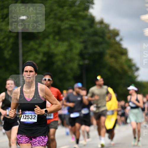 29.06.2025 - hella hamburg halbmarathon Dr. Thomas Lammeyer http://msf.ph/oto/8360023 29.06.2025 10:41:20 Kennedybrücke 56, 1022, 1118, 1253, 1276, 1488, 1490, 1597, 1948, 1952, 2072, 2199, 2552, 2811, 3165, 3230, 3398, 3428, 3714, 3873, 4733, 5146, 5224, 5560, 5786, 6584, 6804, 7202, 7235, 7707, 7823, 8257, 8258, 8315, 8936, 8937, 9054, 9055, 9918, 10024, 10112, 10476, 10762, 10798, 10862, 10931 meine-sportfotos.de