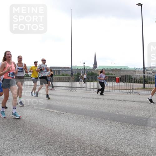 29.06.2025 - hella hamburg halbmarathon Lena Gebhardt http://msf.ph/oto/8360064 29.06.2025 10:39:12 Lombardsbrücke 17313, 6062, 6112, 16883, 1232, 1390, 1451, 1760, 1856, 1883, 2092, 2524, 2534, 2571, 2574, 2693, 2843, 2893, 2998, 3275, 3307, 3353, 3727, 3745, 3927, 4257, 4320, 4410, 4523, 4603, 4659, 4855, 4882, 4964, 6062, 6112, 6321, 6342, 6343, 6611, 6748, 7263, 7341, 7501, 7506, 7524, 7589, 7684, 7815, 8203, 8243, 8367, 8457, 8783, 9393, 9420, 9446, 9708, 9974, 9977, 10001, 10072, 10315, 10512, 10516, 10554, 13060 meine-sportfotos.de