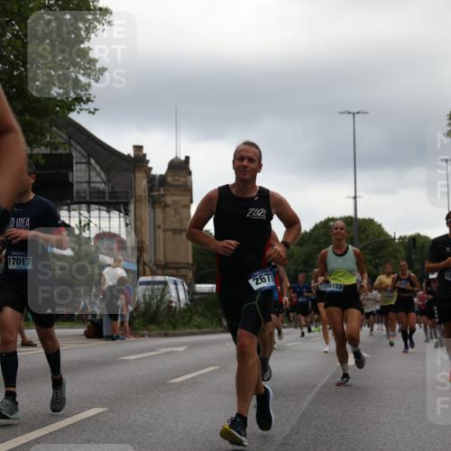 29.06.2025 - hella hamburg halbmarathon Yannick Fuchs http://msf.ph/oto/8360088 29.06.2025 10:53:11 20KM 1285, 2006, 2348, 2584, 2677, 2957, 2978, 3181, 3279, 3425, 3983, 4088, 4592, 5347, 5633, 5885, 6087, 6202, 6208, 6220, 6438, 6636, 6997, 7031, 7223, 7287, 7476, 8290, 9655, 10036, 10759, 10896, 10943, 11935, 11938, 12206, 12261, 12564, 12633, 12862, 13407, 13583, 13761, 14375, 14567, 14631, 14732, 14902, 14965, 15232, 15240, 15263, 15284, 15824, 16160, 16341, 16563, 16910, 16980, 17017, 17346, 17503, 17630, 18153, 18266, 18327, 18467, 18716, 19015, 19160 meine-sportfotos.de