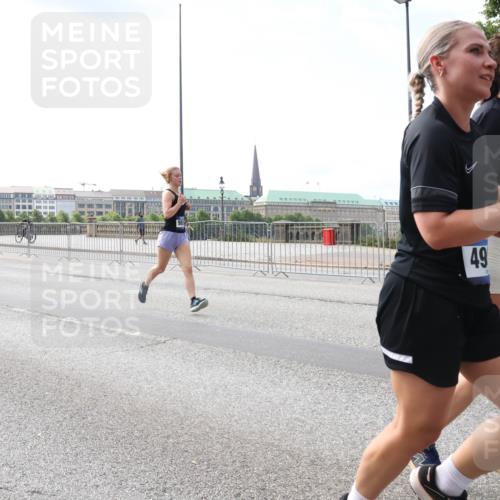 29.06.2025 - hella hamburg halbmarathon Lena Gebhardt http://msf.ph/oto/8360161 29.06.2025 10:14:07 Lombardsbrücke 4032, 49, 1131, 1194, 1480, 1890, 2359, 2721, 2904, 2987, 3939, 4001, 4032, 4962, 5631, 5719, 6089, 6287, 6710, 7209, 7442, 7462, 7840, 7913, 7991, 8001, 8057, 8409, 8673, 8892, 9631, 9845, 9886, 10442, 10443, 10977, 11441, 11987, 12313, 12797, 12938, 13237, 13285, 13788, 14488, 15085, 15482, 15721, 15722, 15840, 16126, 17439, 17472, 17985, 18041, 18236, 18239 meine-sportfotos.de