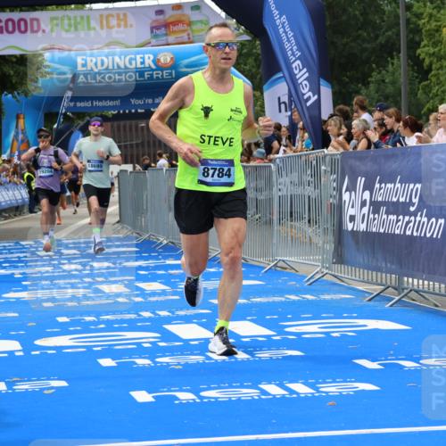 29.06.2025 - hella hamburg halbmarathon Strokosch-Dieckow http://msf.ph/oto/8360169 29.06.2025 10:29:33 Ziel 2021, 2180, 6781, 7186, 8784, 9137, 10790, 16118, 16818, 17197, 18422, 18699, 19204 meine-sportfotos.de
