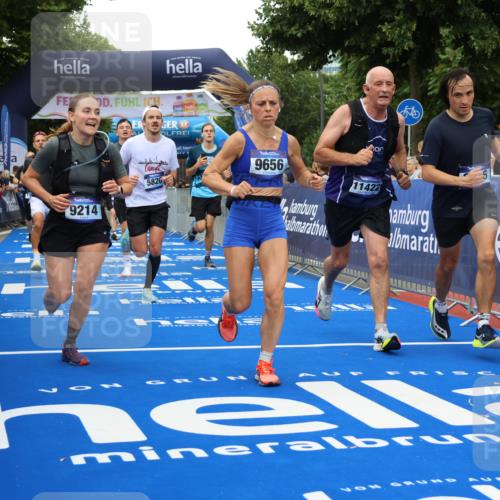 29.06.2025 - hella hamburg halbmarathon Strokosch-Dieckow http://msf.ph/oto/8360175 29.06.2025 10:51:25 Ziel 1335, 2364, 2411, 2636, 2718, 2946, 4814, 5820, 6776, 7943, 8989, 9214, 9656, 10691, 11124, 11422, 13047, 13403, 13792, 14865, 14994, 15871, 15950, 16357, 17131, 18489 meine-sportfotos.de