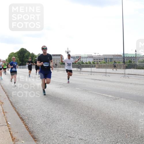 29.06.2025 - hella hamburg halbmarathon Lena Gebhardt http://msf.ph/oto/8360249 29.06.2025 10:14:07 Lombardsbrücke 13789, 15840, 4032, 988, 1131, 1194, 1480, 1890, 2359, 2721, 2904, 2987, 3939, 4001, 4032, 4962, 5631, 5719, 6089, 6287, 6710, 7209, 7442, 7462, 7840, 7913, 7991, 8001, 8057, 8409, 8673, 8892, 9631, 9845, 9886, 10442, 10443, 10977, 11441, 11987, 12313, 12797, 12938, 13237, 13285, 13788, 14488, 15085, 15482, 15721, 15722, 15840, 16126, 17439, 17472, 17985, 18041, 18236, 18239 meine-sportfotos.de