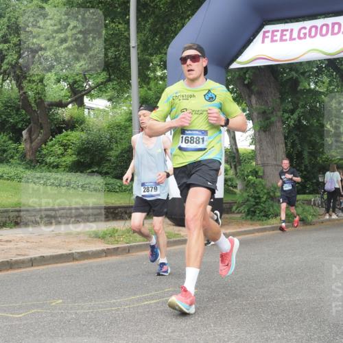 29.06.2025 - hella hamburg halbmarathon KatJ http://msf.ph/oto/8360361 29.06.2025 10:22:25 Zwischen KM18-KM19 2879 meine-sportfotos.de
