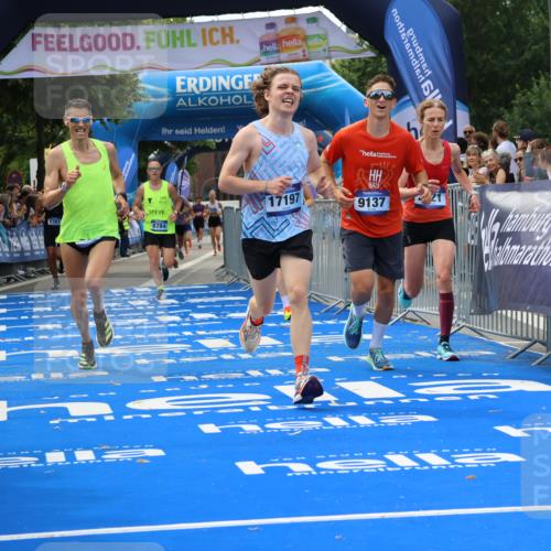 29.06.2025 - hella hamburg halbmarathon Strokosch-Dieckow http://msf.ph/oto/8360390 29.06.2025 10:29:29 Ziel 2021, 2180, 6781, 8784, 9137, 10156, 10790, 12234, 13838, 15880, 16118, 17197, 18422, 18699, 18737, 19203, 19204 meine-sportfotos.de
