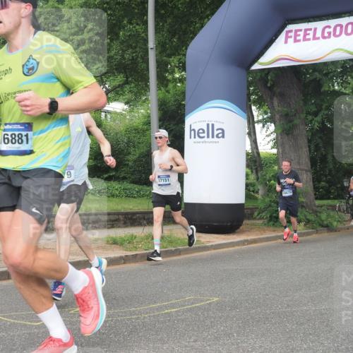 29.06.2025 - hella hamburg halbmarathon KatJ http://msf.ph/oto/8360405 29.06.2025 10:22:25 Zwischen KM18-KM19 2879 meine-sportfotos.de