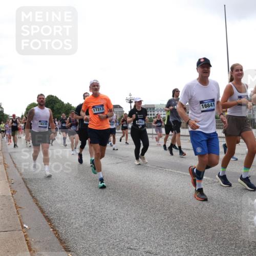 29.06.2025 - hella hamburg halbmarathon Lena Gebhardt http://msf.ph/oto/8360495 29.06.2025 10:39:13 Lombardsbrücke 16335, 10315, 17313, 6062, 16841, 2410, 6112, 1232, 1390, 1451, 1760, 1856, 1883, 2092, 2524, 2534, 2571, 2574, 2843, 2893, 2998, 3275, 3307, 3353, 3727, 3745, 3927, 4257, 4320, 4410, 4523, 4603, 4659, 4855, 4882, 4964, 6062, 6112, 6321, 6342, 6343, 6611, 6748, 7263, 7341, 7501, 7506, 7524, 7589, 7684, 7815, 8203, 8243, 8367, 8457, 8783, 9393, 9420, 9446, 9698, 9708, 9974, 9977, 10001, 10072, 10315, 10512, 10516, 10554, 13060 meine-sportfotos.de