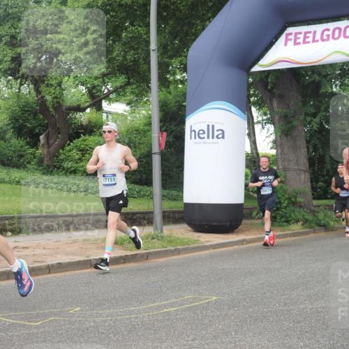 29.06.2025 - hella hamburg halbmarathon KatJ http://msf.ph/oto/8360519 29.06.2025 10:22:26 Zwischen KM18-KM19 2879 meine-sportfotos.de