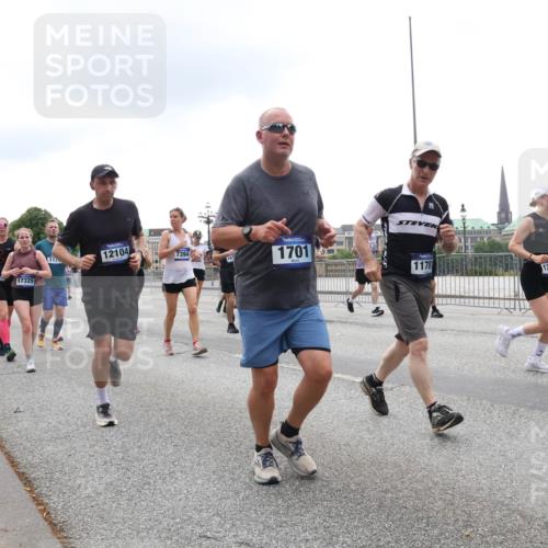 29.06.2025 - hella hamburg halbmarathon Lena Gebhardt http://msf.ph/oto/8360535 29.06.2025 10:48:18 Lombardsbrücke 11548, 17325, 117, 12104, 7394, 1701, 1178, 1142, 1157, 1174, 1175, 1392, 1645, 1701, 2037, 2163, 2195, 2197, 2418, 2475, 2545, 2627, 2650, 2756, 2909, 2958, 3049, 3224, 3320, 3468, 3504, 3661, 3679, 3933, 4327, 4588, 4856, 5585, 5781, 5886, 5952, 6143, 7240, 7393, 7394, 7427, 7532, 7916, 8077, 8310, 8461, 8521, 8774, 8948, 9356, 9696, 9697, 9775, 9787, 9921, 10059, 10145, 10777, 10794, 11548, 11742, 11781, 13814, 15715, 16498, 16499 meine-sportfotos.de