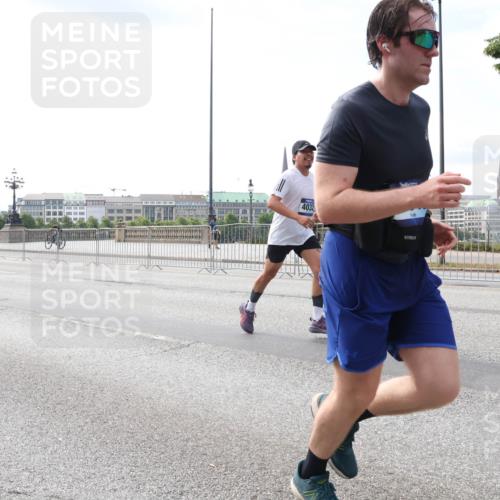 29.06.2025 - hella hamburg halbmarathon Lena Gebhardt http://msf.ph/oto/8360667 29.06.2025 10:14:09 Lombardsbrücke 18, 4032, 13788, 1131, 1194, 1480, 1890, 2359, 2987, 3939, 4001, 4032, 4962, 5631, 5719, 6028, 6083, 6089, 6287, 6366, 6710, 7209, 7442, 7462, 7840, 7991, 8001, 8057, 8409, 8673, 8892, 9631, 9845, 9886, 10442, 10443, 10977, 11441, 11987, 12313, 12467, 12797, 12938, 13237, 13285, 13788, 14488, 15085, 15482, 15721, 15722, 15840, 16126, 17439, 17985, 18041, 18236, 18239 meine-sportfotos.de