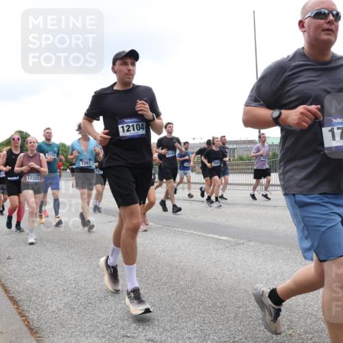 29.06.2025 - hella hamburg halbmarathon Lena Gebhardt http://msf.ph/oto/8360709 29.06.2025 10:48:18 Lombardsbrücke 11548, 17325, 1174, 7393, 4327, 12104, 16141, 1701, 117, 1142, 1157, 1174, 1175, 1392, 1645, 1701, 2037, 2163, 2195, 2197, 2418, 2475, 2545, 2627, 2650, 2756, 2909, 2958, 3049, 3224, 3320, 3468, 3504, 3661, 3679, 3933, 4327, 4588, 4856, 5585, 5781, 5886, 5952, 6143, 7240, 7393, 7394, 7427, 7532, 7916, 8077, 8310, 8461, 8521, 8774, 8948, 9356, 9696, 9697, 9775, 9787, 9921, 10059, 10145, 10777, 10794, 11548, 11742, 11781, 13814, 15715, 16498, 16499 meine-sportfotos.de