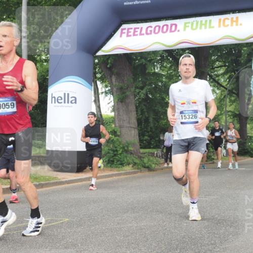 29.06.2025 - hella hamburg halbmarathon KatJ http://msf.ph/oto/8360803 29.06.2025 10:22:27 Zwischen KM18-KM19 2879 meine-sportfotos.de