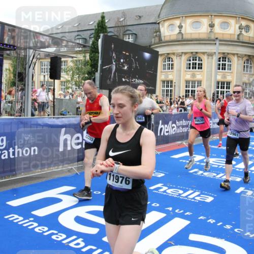 29.06.2025 - hella hamburg halbmarathon Michael Strokosch http://msf.ph/oto/8360968 29.06.2025 10:55:13 Ziel 1549, 1628, 2119, 2448, 3041, 3945, 4903, 6355, 8691, 8973, 9361, 9380, 10188, 10191, 10192, 10582, 11747, 11976, 12248, 12961, 14834, 14948, 15854, 16108, 16630, 17842, 18031, 18966 meine-sportfotos.de