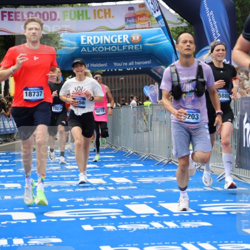 29.06.2025 - hella hamburg halbmarathon Strokosch-Dieckow http://msf.ph/oto/8360992 29.06.2025 10:29:24 Ziel 2021, 2075, 2180, 8975, 9137, 9571, 10156, 10790, 12234, 12287, 13838, 14164, 15880, 16118, 17197, 18737, 19203 meine-sportfotos.de