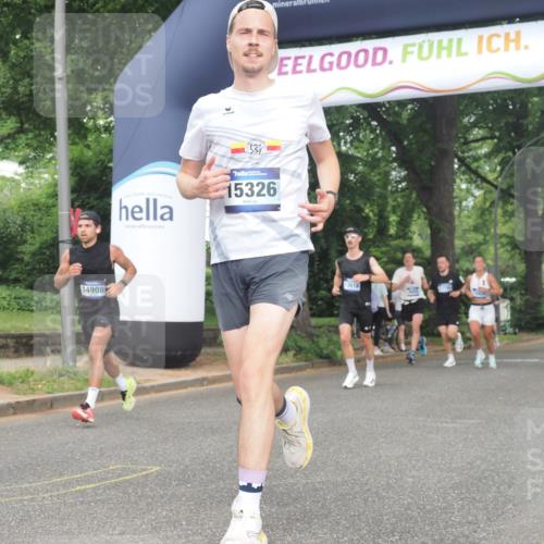 29.06.2025 - hella hamburg halbmarathon KatJ http://msf.ph/oto/8361006 29.06.2025 10:22:28 Zwischen KM18-KM19 2879 meine-sportfotos.de