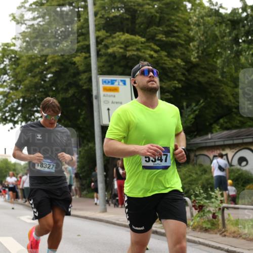 29.06.2025 - hella hamburg halbmarathon Yannick Fuchs http://msf.ph/oto/8361125 29.06.2025 10:53:13 20KM 1285, 2006, 2348, 2584, 2677, 2957, 2978, 3114, 3181, 3279, 3425, 3983, 4088, 4592, 5347, 5633, 5885, 6087, 6202, 6220, 6438, 6997, 7031, 7223, 7287, 7476, 8290, 9655, 10036, 10587, 10759, 10896, 10943, 11935, 11938, 12206, 12261, 12564, 12633, 12736, 12862, 13583, 13761, 14375, 14567, 14732, 14902, 14965, 15232, 15240, 15284, 15824, 16160, 16341, 16563, 16910, 16980, 17017, 17346, 17503, 17630, 18153, 18266, 18327, 18467, 18716, 19015, 19160 meine-sportfotos.de
