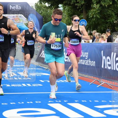 29.06.2025 - hella hamburg halbmarathon Strokosch-Dieckow http://msf.ph/oto/8361195 29.06.2025 10:51:12 Ziel 1366, 1461, 1817, 2636, 2718, 4404, 4814, 4816, 4967, 5600, 6027, 6657, 6776, 8316, 8508, 8930, 9476, 10480, 10667, 10868, 11512, 11625, 11733, 12016, 13073, 14865, 15480, 17384, 17530, 17823, 18019 meine-sportfotos.de