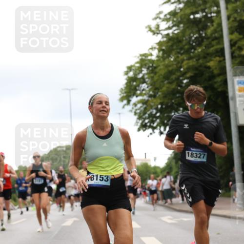 29.06.2025 - hella hamburg halbmarathon Yannick Fuchs http://msf.ph/oto/8361231 29.06.2025 10:53:13 20KM 1285, 2006, 2348, 2584, 2677, 2957, 2978, 3114, 3181, 3279, 3425, 3983, 4088, 4592, 5347, 5633, 5885, 6087, 6202, 6220, 6438, 6997, 7031, 7223, 7287, 7476, 8290, 9655, 10036, 10587, 10759, 10896, 10943, 11935, 11938, 12206, 12261, 12564, 12633, 12736, 12862, 13583, 13761, 14375, 14567, 14732, 14902, 14965, 15232, 15240, 15284, 15824, 16160, 16341, 16563, 16910, 16980, 17017, 17346, 17503, 17630, 18153, 18266, 18327, 18467, 18716, 19015, 19160 meine-sportfotos.de