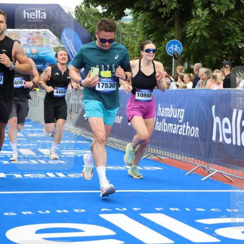 29.06.2025 - hella hamburg halbmarathon Strokosch-Dieckow http://msf.ph/oto/8361255 29.06.2025 10:51:11 Ziel 1366, 1461, 1817, 2636, 2718, 4077, 4404, 4814, 4816, 4967, 5600, 6027, 6657, 8261, 8316, 8508, 8930, 9476, 10480, 10508, 10667, 10868, 11512, 11625, 11733, 12016, 13073, 15480, 17384, 17530, 17823, 18019 meine-sportfotos.de