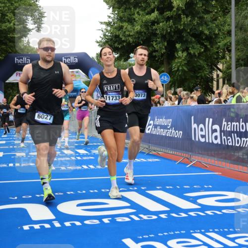 29.06.2025 - hella hamburg halbmarathon Strokosch-Dieckow http://msf.ph/oto/8361370 29.06.2025 10:51:10 Ziel 1366, 1461, 1817, 4077, 4404, 4816, 4967, 5600, 6027, 6657, 8261, 8316, 8508, 8704, 8930, 9476, 10480, 10508, 10603, 10667, 10868, 11512, 11625, 11733, 12016, 13073, 15480, 17384, 17530, 17823, 18019 meine-sportfotos.de