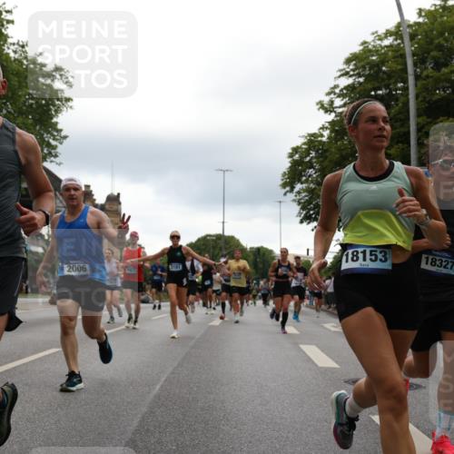 29.06.2025 - hella hamburg halbmarathon Yannick Fuchs http://msf.ph/oto/8361432 29.06.2025 10:53:13 20KM 1285, 2006, 2348, 2584, 2677, 2957, 2978, 3114, 3181, 3279, 3425, 3983, 4088, 4592, 5347, 5633, 5885, 6087, 6202, 6220, 6438, 6997, 7031, 7223, 7287, 7476, 8290, 9655, 10036, 10587, 10759, 10896, 10943, 11935, 11938, 12206, 12261, 12564, 12633, 12736, 12862, 13583, 13761, 14375, 14567, 14732, 14902, 14965, 15232, 15240, 15284, 15824, 16160, 16341, 16563, 16910, 16980, 17017, 17346, 17503, 17630, 18153, 18266, 18327, 18467, 18716, 19015, 19160 meine-sportfotos.de