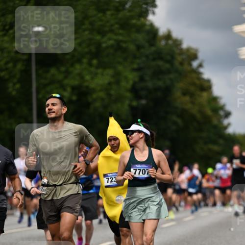 29.06.2025 - hella hamburg halbmarathon Dr. Thomas Lammeyer http://msf.ph/oto/8361488 29.06.2025 10:41:23 Kennedybrücke 56, 1022, 1118, 1253, 1276, 1488, 1490, 1597, 1819, 1952, 2072, 2104, 2199, 2272, 2552, 3165, 3230, 3398, 3428, 3714, 3873, 4347, 4733, 5146, 5224, 5560, 5786, 5940, 6584, 6804, 6821, 7202, 7235, 7707, 7823, 8257, 8258, 8315, 8758, 9054, 9055, 9918, 10024, 10112, 10476, 10762, 10798, 10862, 10919, 10931 meine-sportfotos.de