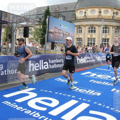 29.06.2025 - hella hamburg halbmarathon Michael Strokosch http://msf.ph/oto/8361575 29.06.2025 10:55:26 Ziel 1130, 2252, 2771, 4189, 4951, 5287, 5643, 6723, 6938, 8487, 11184, 12526, 13234, 13236, 13470, 16213, 16985, 17603, 17940, 18290, 18380, 18531 meine-sportfotos.de