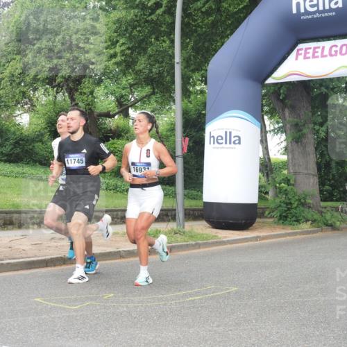 29.06.2025 - hella hamburg halbmarathon KatJ http://msf.ph/oto/8361589 29.06.2025 10:22:31 Zwischen KM18-KM19 2879, 4602 meine-sportfotos.de