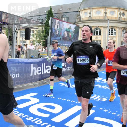29.06.2025 - hella hamburg halbmarathon Michael Strokosch http://msf.ph/oto/8361610 29.06.2025 10:55:28 Ziel 1130, 2252, 2771, 4189, 4951, 5287, 5319, 6591, 6938, 8487, 12526, 13234, 13236, 16213, 16609, 16985, 17603, 17940, 18290 meine-sportfotos.de