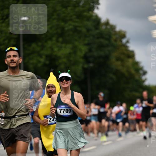 29.06.2025 - hella hamburg halbmarathon Dr. Thomas Lammeyer http://msf.ph/oto/8361690 29.06.2025 10:41:24 Kennedybrücke 56, 1022, 1118, 1253, 1276, 1339, 1488, 1490, 1597, 1819, 1952, 2072, 2104, 2199, 2272, 2552, 3165, 3230, 3398, 3428, 3714, 3873, 4347, 4618, 4733, 5146, 5224, 5560, 5786, 5940, 6243, 6584, 6804, 6821, 7202, 7235, 7707, 7823, 8257, 8258, 8315, 8758, 9054, 9055, 9918, 10024, 10112, 10476, 10762, 10798, 10862, 10919, 10931 meine-sportfotos.de