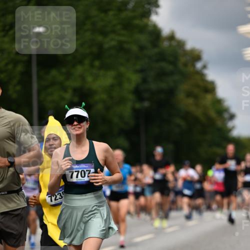 29.06.2025 - hella hamburg halbmarathon Dr. Thomas Lammeyer http://msf.ph/oto/8361727 29.06.2025 10:41:25 Kennedybrücke 56, 1022, 1118, 1253, 1276, 1339, 1488, 1490, 1597, 1819, 1952, 2072, 2104, 2199, 2272, 2552, 3165, 3230, 3398, 3428, 3714, 3873, 4347, 4618, 4733, 5146, 5224, 5560, 5640, 5786, 5940, 6243, 6584, 6804, 6821, 7202, 7235, 7707, 7823, 8257, 8258, 8315, 8758, 9054, 9055, 10024, 10112, 10476, 10762, 10798, 10862, 10919, 10931 meine-sportfotos.de
